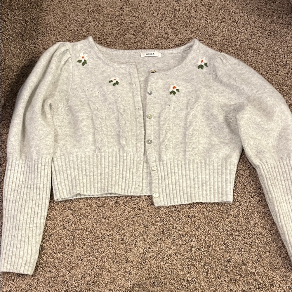 Elegant Light Gray Embroidered Cardigan